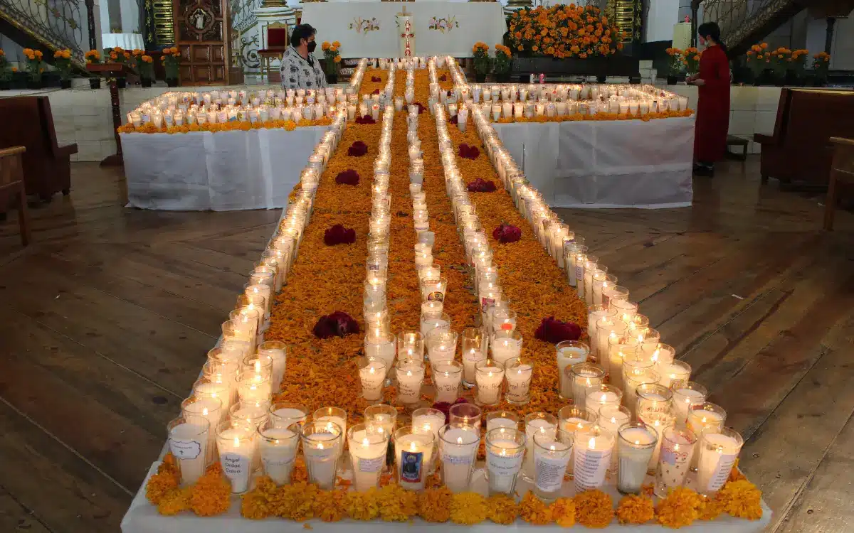 Ofrendas en Calles e Iglesias de Real del Monte Ofrendas en Calles e Iglesias de Real del Monte