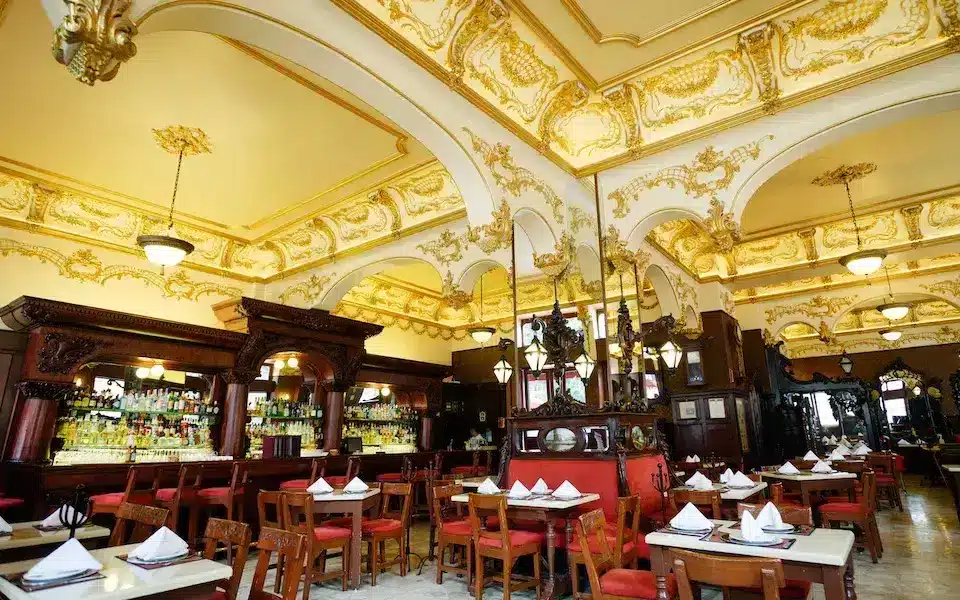 Interior del Bar La Ópera, lugar donde comía Porfirio Díaz Interior del Bar La Ópera, lugar donde comía Porfirio Díaz