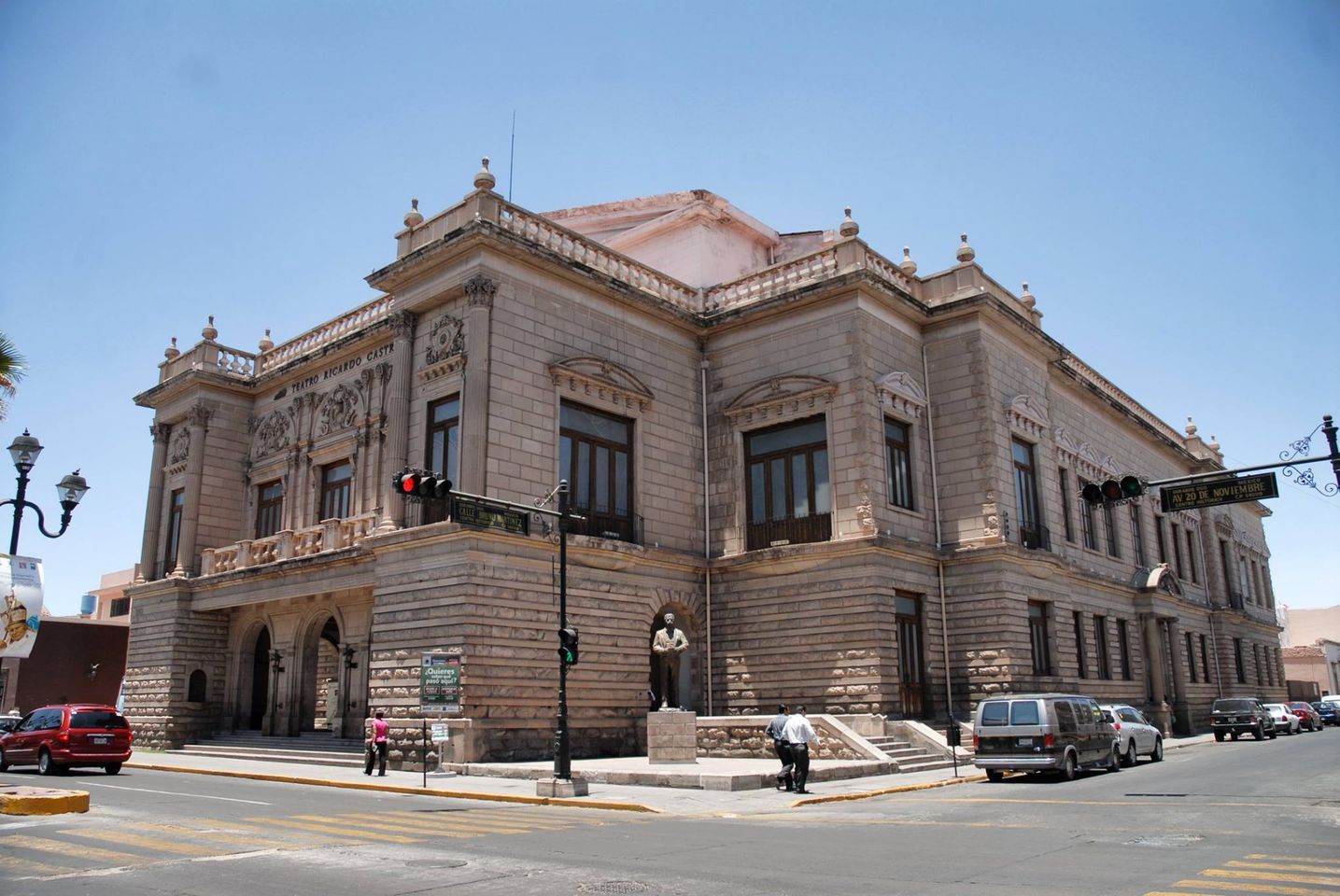 Teatro Ricardo Castro. Teatro Ricardo Castro.