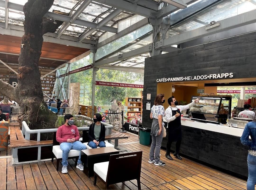 cafeteria en la librería del lago de Chapultepec cafeteria en la librería del lago de Chapultepec
