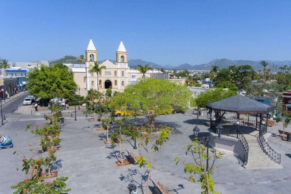 Plaza Mijares en el Centro Histórico de San José del Cabo Plaza Mijares en el Centro Histórico de San José del Cabo