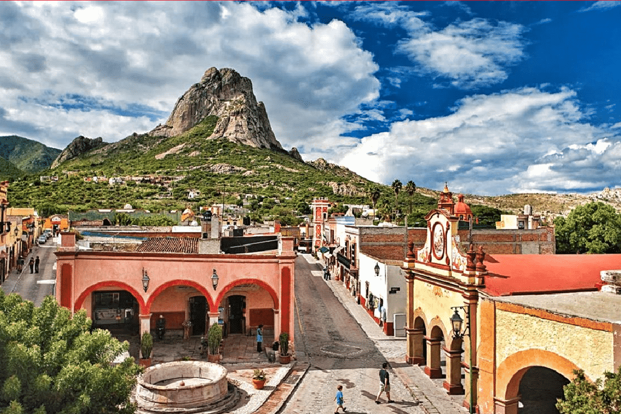 Pueblo Mágico de Bernal, Querétaro Pueblo Mágico de Bernal, Querétaro