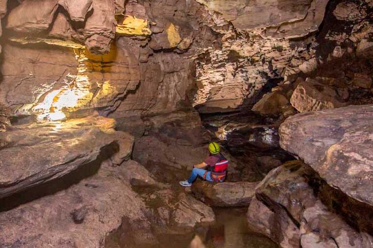 visitante de la Gruta del Duende visitante de la Gruta del Duende