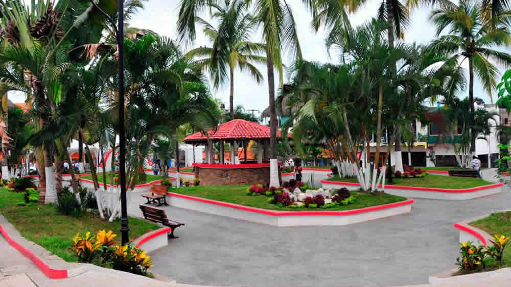 Plaza principal y Kiosco central de Sayulita.